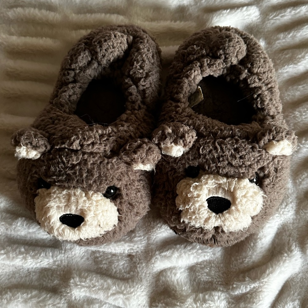 aerie ★ fuzzy brown bear slippers [medium]